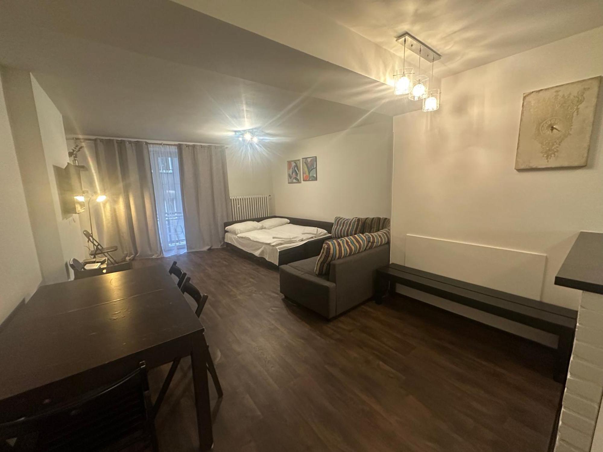 Budget Dlouha Apartment Prague