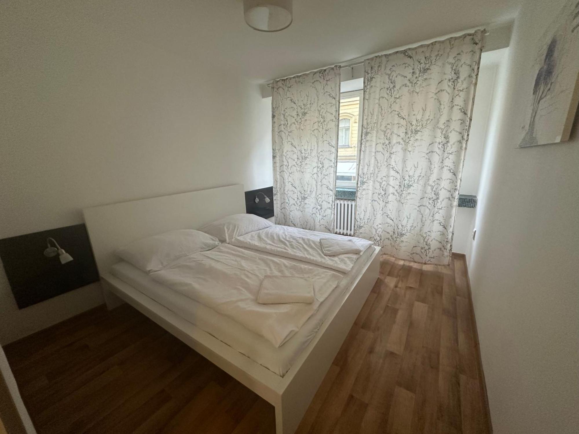 Apartment Budget Dlouha Prague